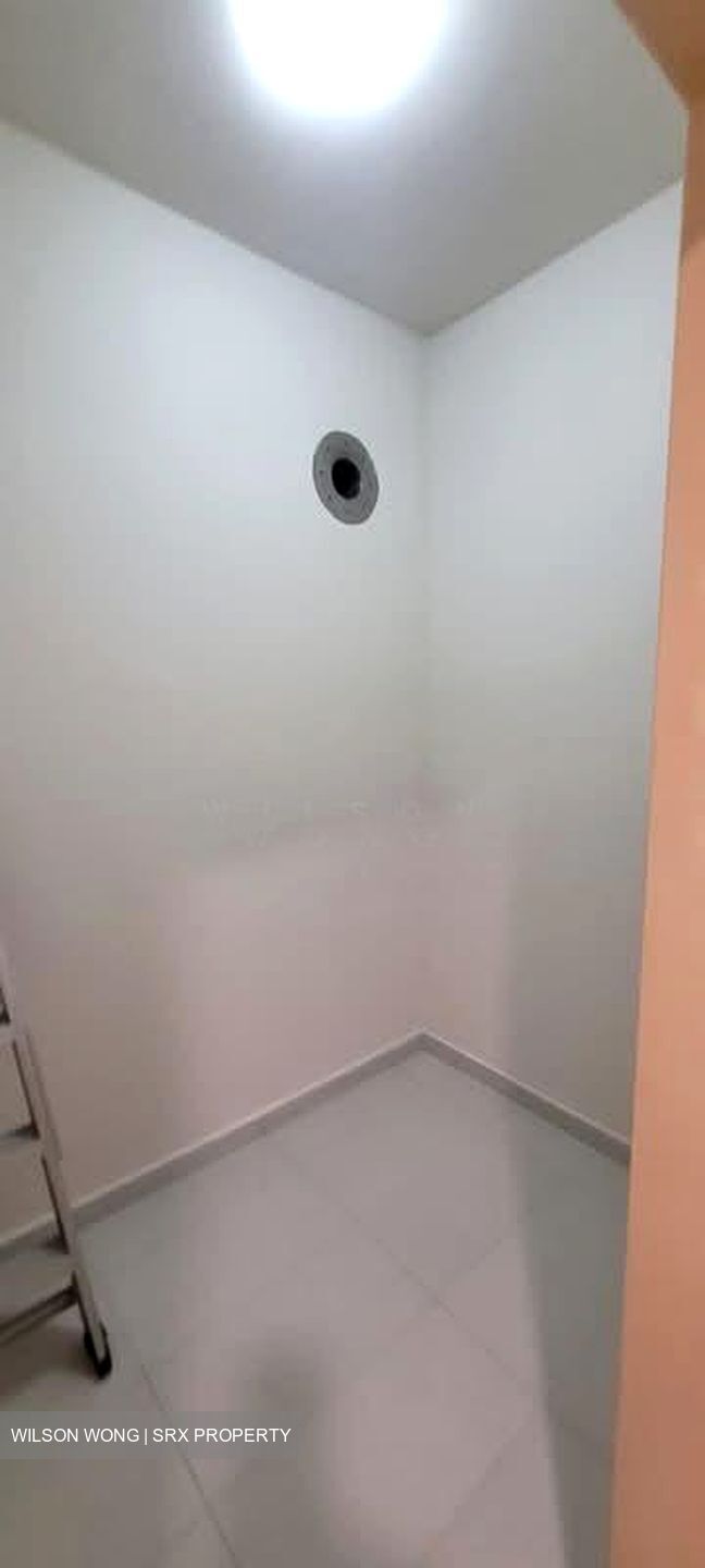1 Canberra (D27), Condominium #588718681